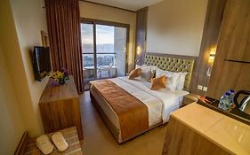 De-lara Hotel  4*